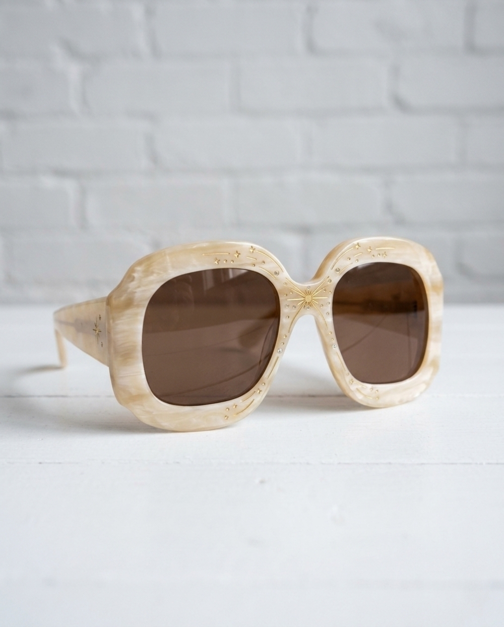 NEW GUCCI women's shield-frame acetate sunglasses in beige